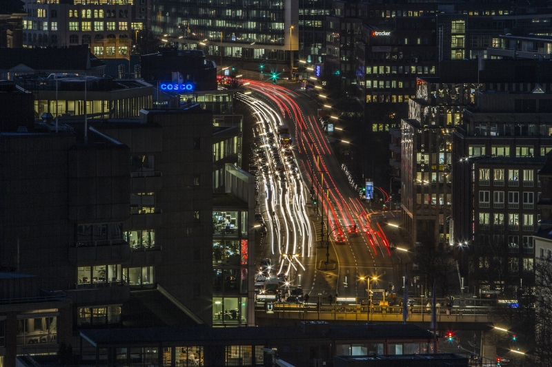 Stau auf der Willy-Brandt-Straße in Hamburg